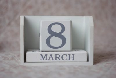 8 de marzo calendario de madera
